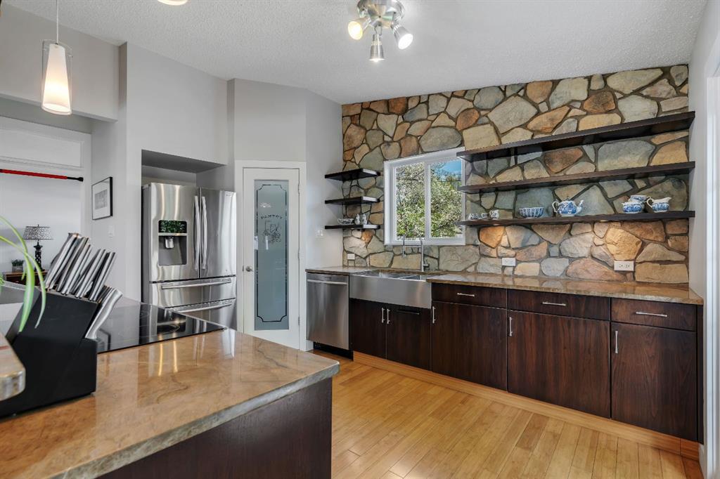 Fifth View of 6316 Crowchild Trail SW, North Glenmore Park, Calgary, Alberta, T3E 5R5