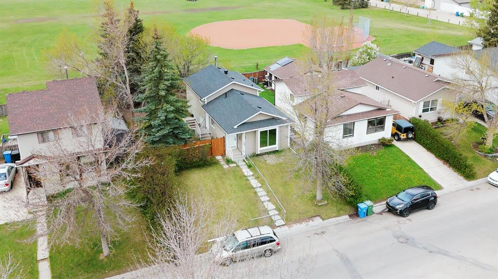 36 Castleglen Way NE, A2345830, Alberta,
