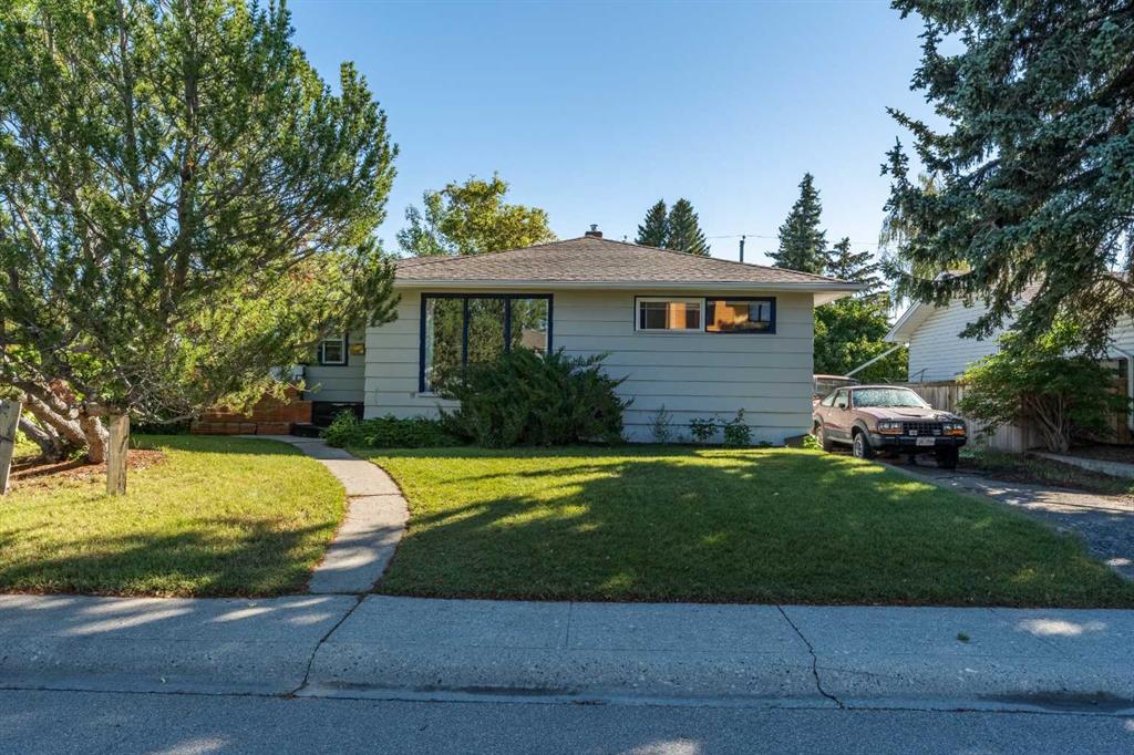 11 Winchester Crescent SW, A2345852, Alberta,