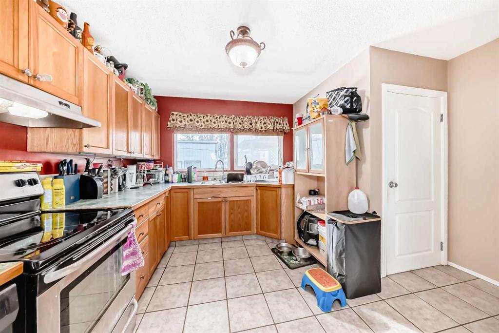 Third View of 4939 45 Street , Central Innisfail, Innisfail, Alberta, T4G 1M4