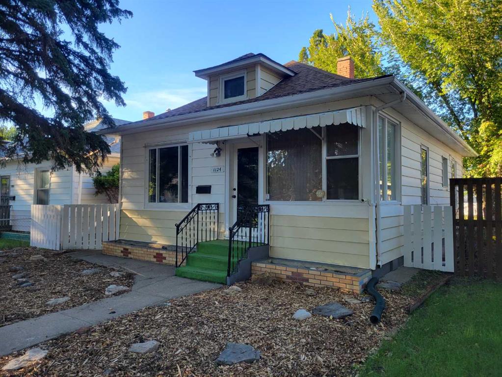 Second View of 1124 Balmoral Street SE, River Flats, Medicine Hat, Alberta, T1A0X6