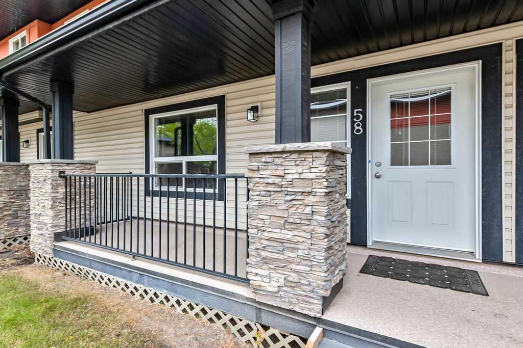 Fifth View of 58 Eversyde Common SW, Evergreen, Calgary, Alberta, T2Y 4Z7