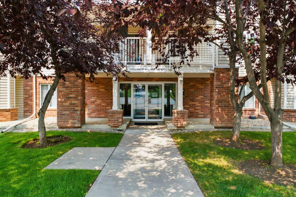 102, 17 Country Village Bay NE, A2346095, Alberta,