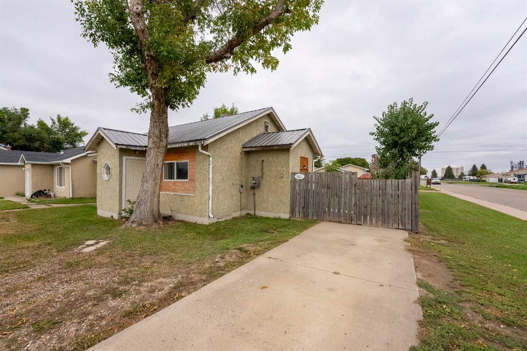 Third View of 5603 56 Street , NONE, Taber, Alberta, T1G 1L4