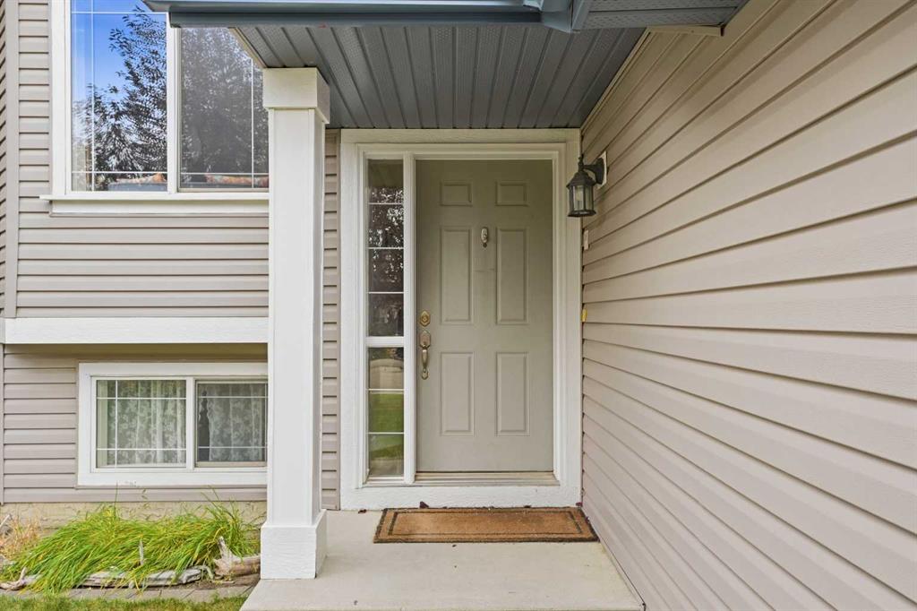 Fourth View of 141 Thornfield Close SE, Thorburn, Airdrie, Alberta, T4A2K8