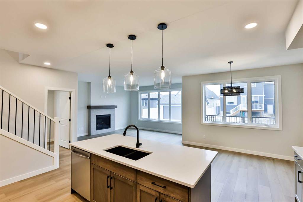 Fifth View of 668 Devonia Road W, The Crossings, Lethbridge, Alberta, T1J 5W3