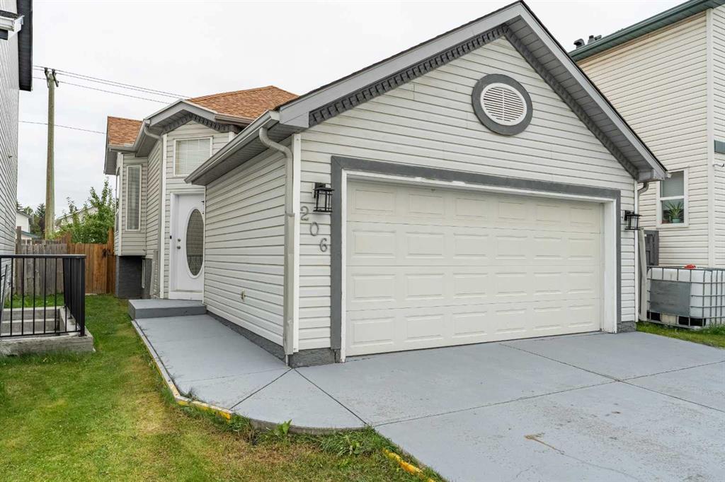 206 Saratoga Close NE, A2346246, Alberta,