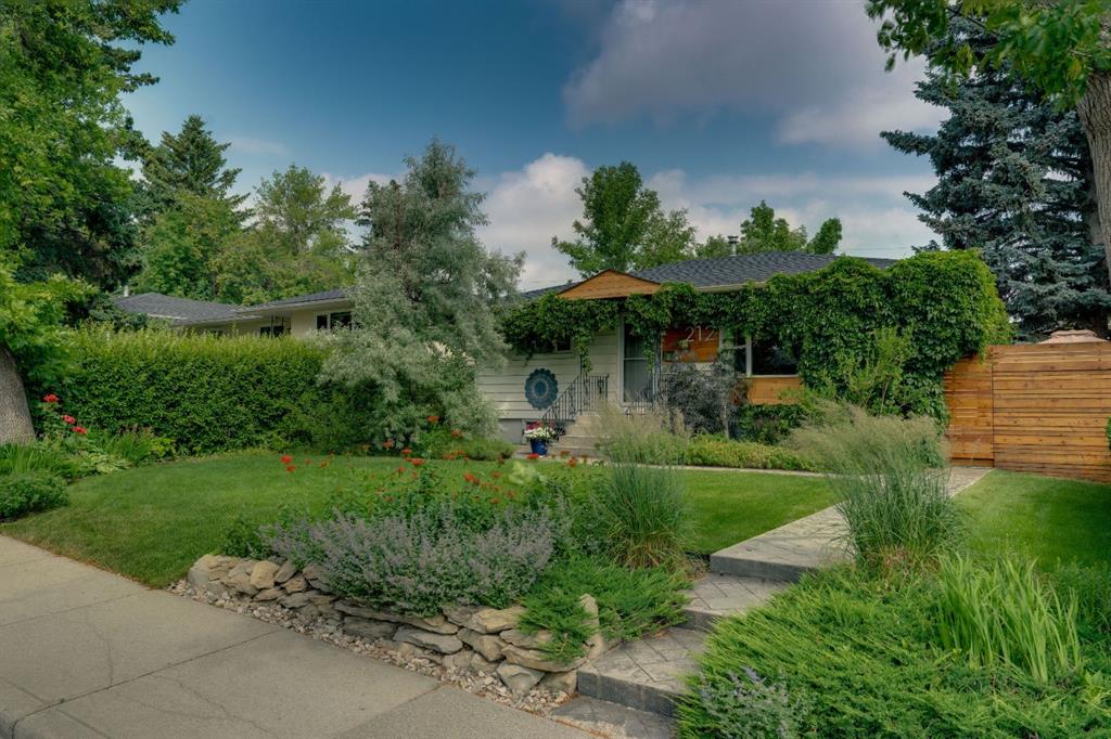 212 Blackthorn Road NW, A2346351, Alberta,