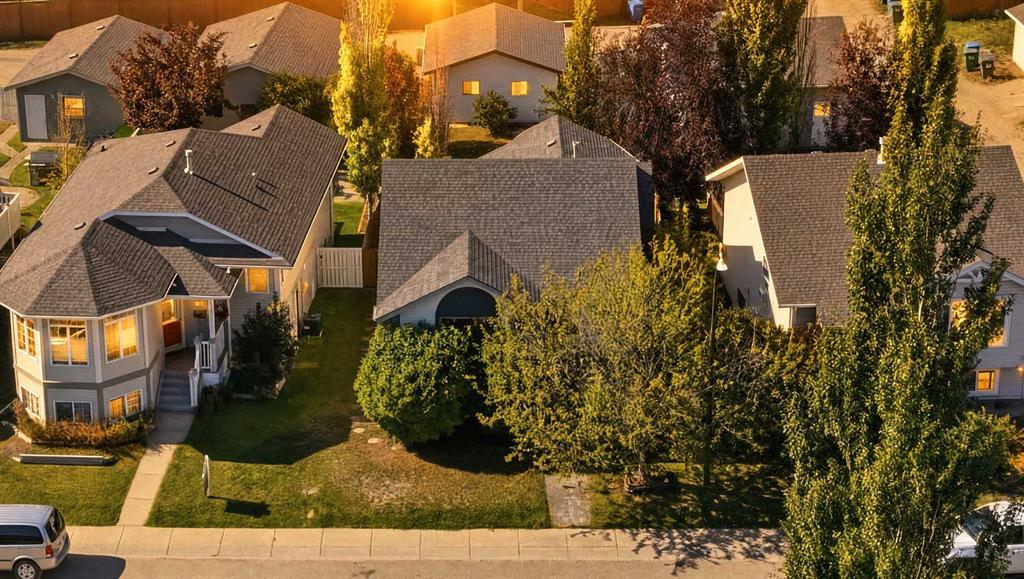 Second View of 10 Ladwig Close , Lonsdale, Red Deer, Alberta, T4R 2V6