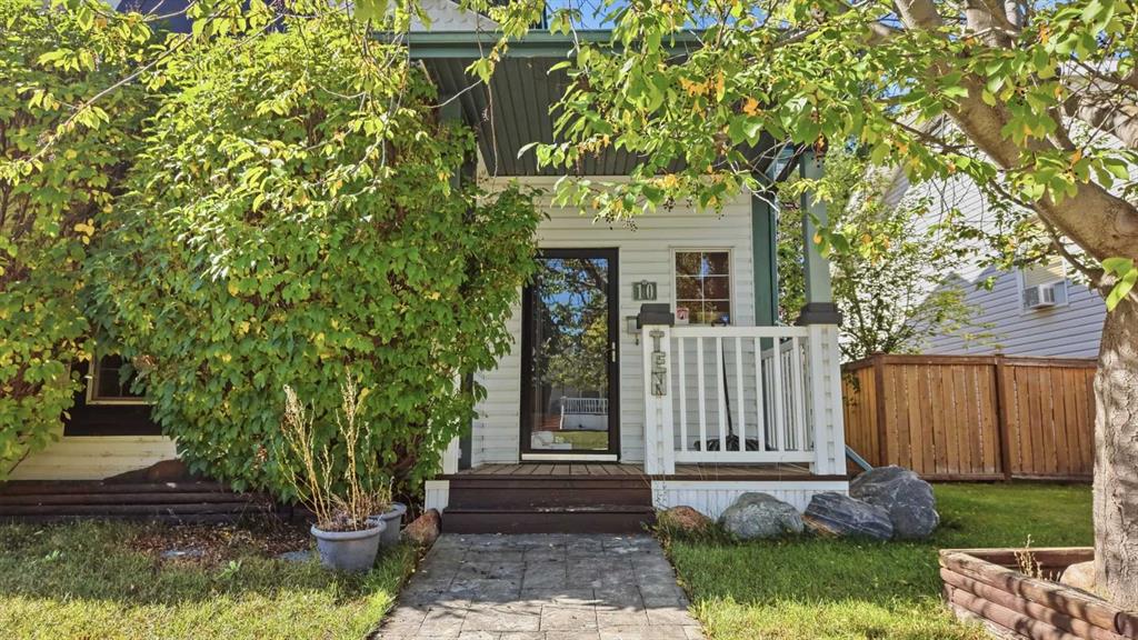 Third View of 10 Ladwig Close , Lonsdale, Red Deer, Alberta, T4R 2V6
