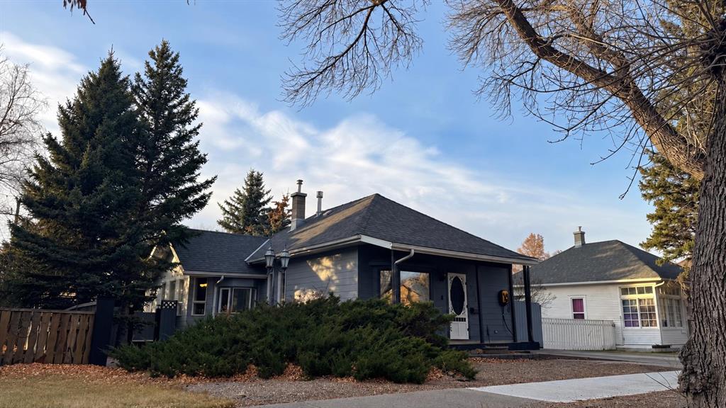 726 12B Street N, A2346423, Alberta,