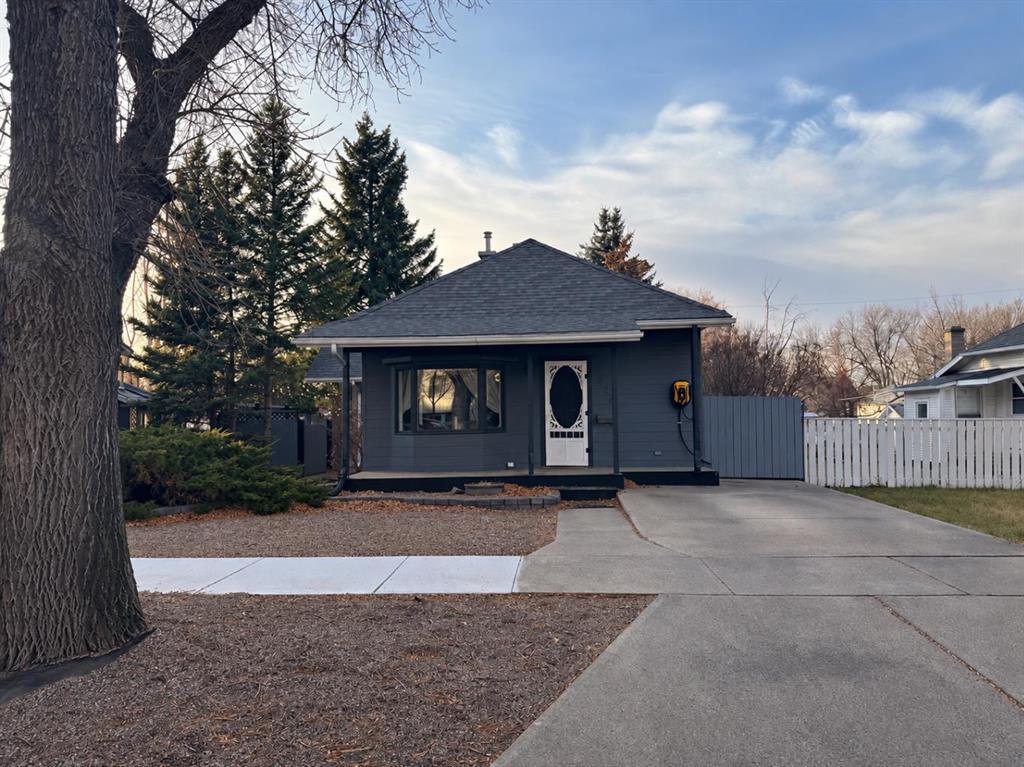Third View of 726 12B Street N, Senator Buchanan, Lethbridge, Alberta, T1H 2L9