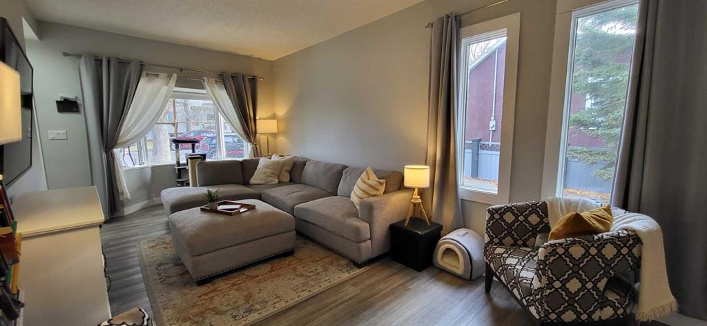 Fifth View of 726 12B Street N, Senator Buchanan, Lethbridge, Alberta, T1H 2L9
