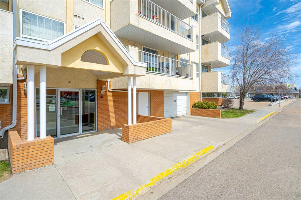 Fifth View of 105, 5116 49 Street , Central Business District, Lloydminster, Alberta, T9V 0K4