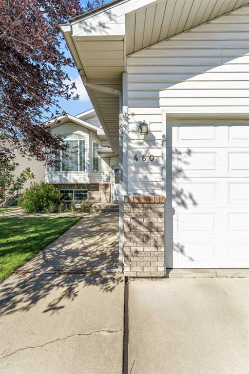 Third View of 460 Spruce Way SE, SE Southridge, Medicine Hat, Alberta, T1B 4L5