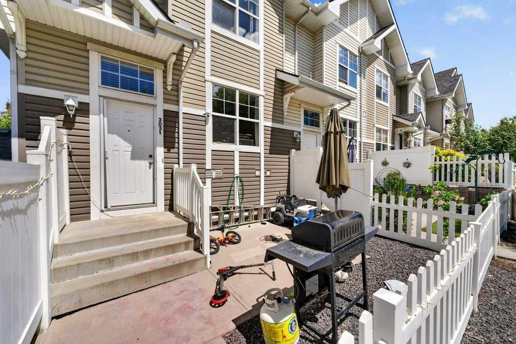 Third View of 3031 New Brighton Gardens SE, New Brighton, Calgary, Alberta, T2Z 4J4