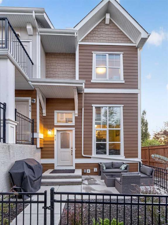 Third View of 817 Cranbrook Walk SE, Cranston, Calgary, Alberta, T3M 2V5