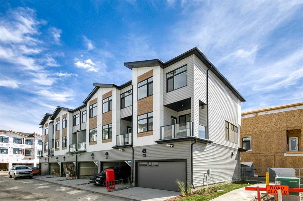 305, 1350 Cornerstone Street NE, A2346629, Alberta,