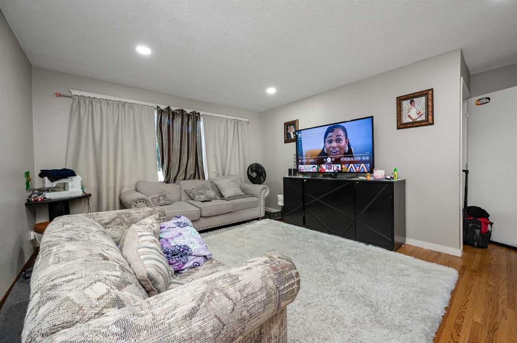 Fifth View of 823 Sabrina Road SW, Southwood, Calgary, Alberta, T2W 0P5