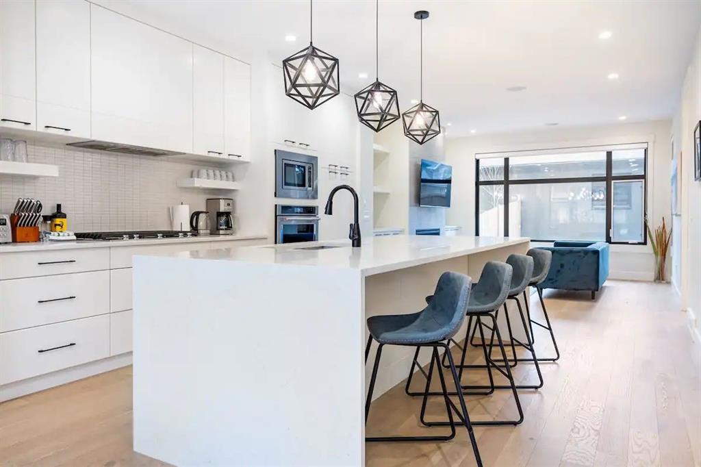 Fifth View of 2433 30 Street SW, Killarney/Glengarry, Calgary, Alberta, T3E 2L9