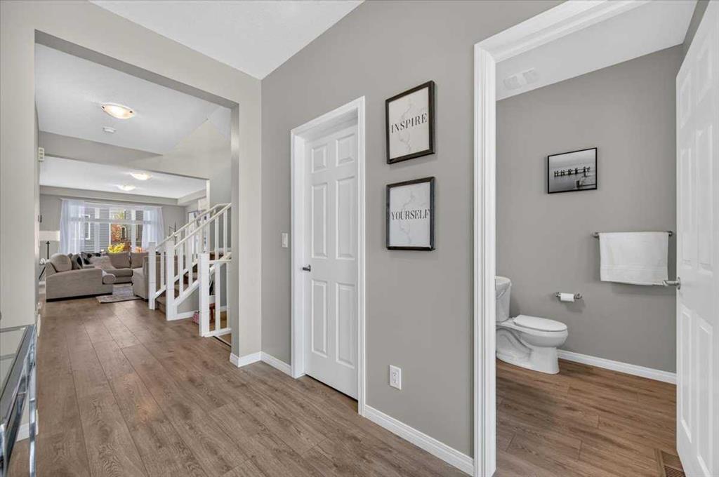 Fifth View of 33 Yorkville Green SW, Yorkville, Calgary, Alberta, T2X 4J8