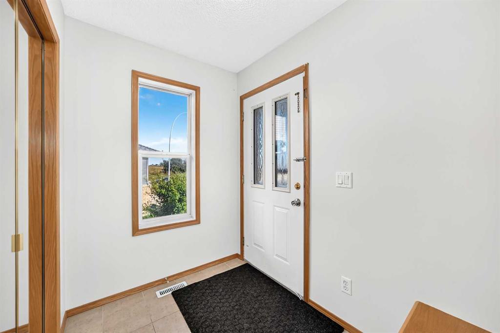 Third View of 244 Los Alamos Place NE, Monterey Park, Calgary, Alberta, T1Y 7G7