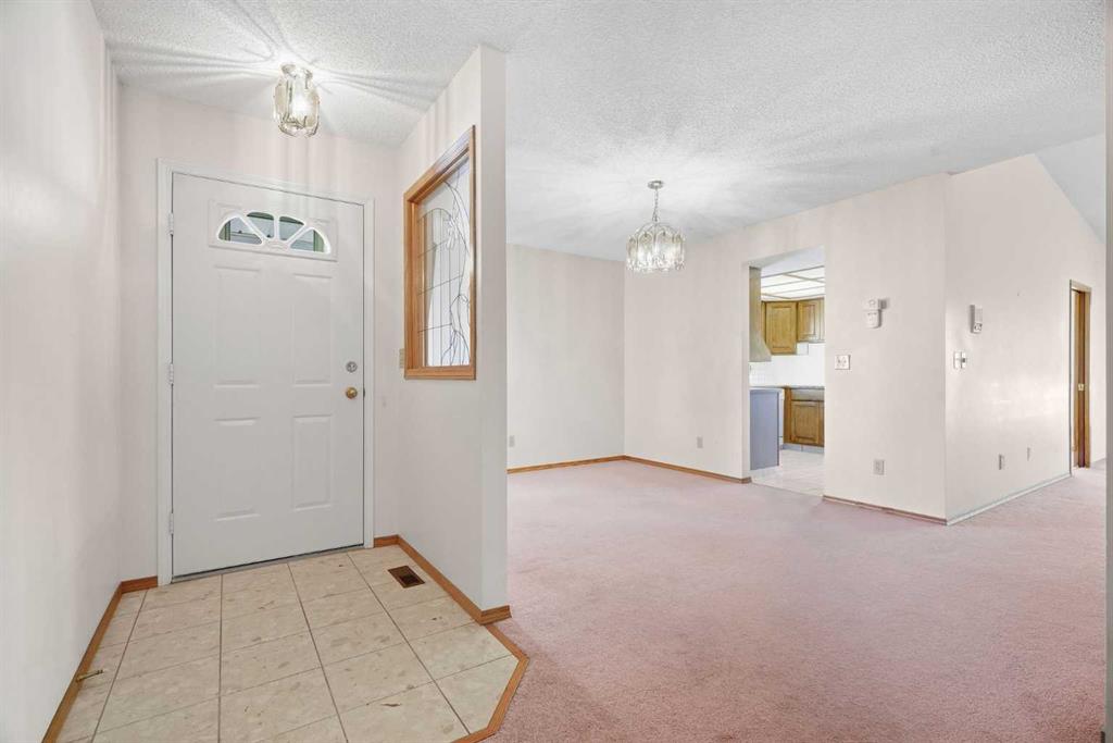 Fourth View of 109 Shawnee Rise SW, Shawnee Slopes, Calgary, Alberta, T2Y 2S1
