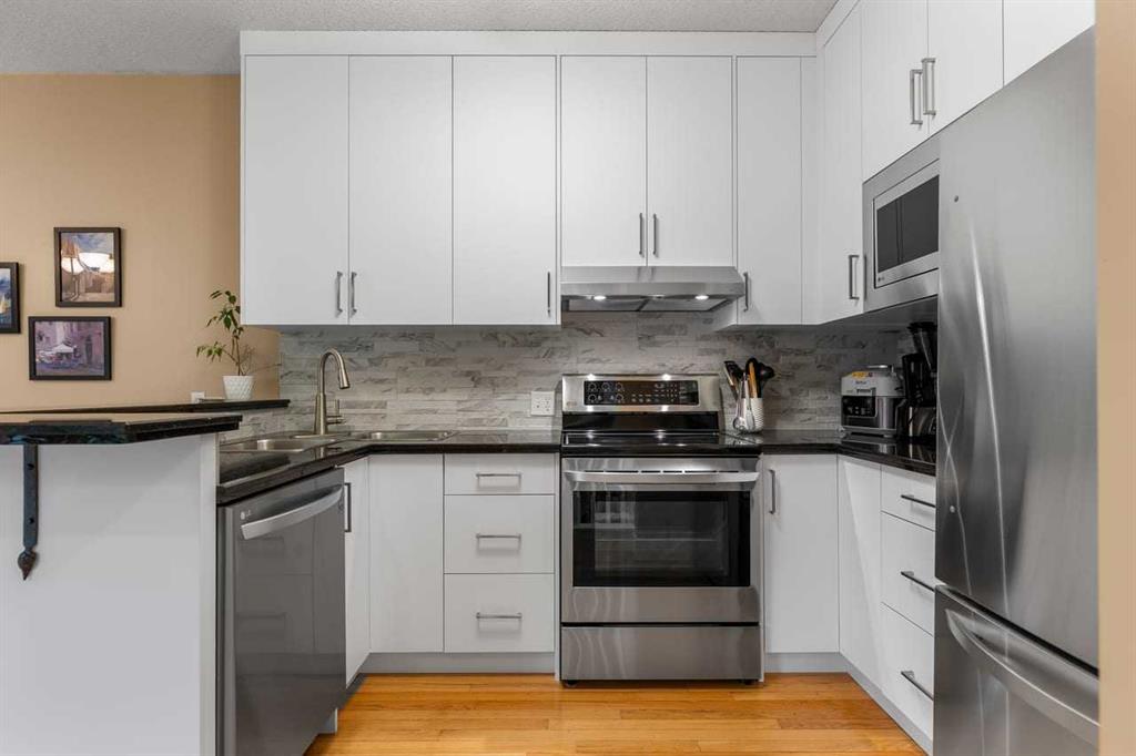 Fourth View of 1515 21 Avenue SW, Bankview, Calgary, Alberta, T2T 0M8