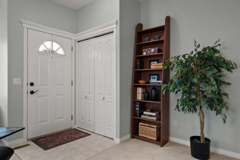 Fourth View of 19 Scimitar Heath NW, Scenic Acres, Calgary, Alberta, T3L 2E1
