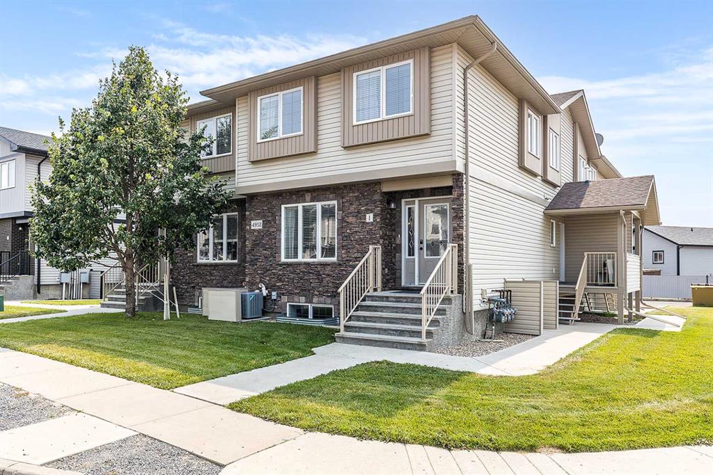 Third View of 1, 4952 Southlands Drive SE, Southland, Medicine Hat, Alberta, T1B 0E9