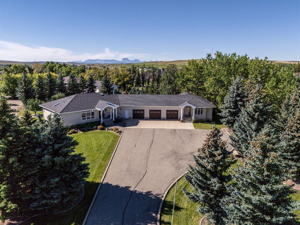 305 9 Street W, A2346985, Alberta,
