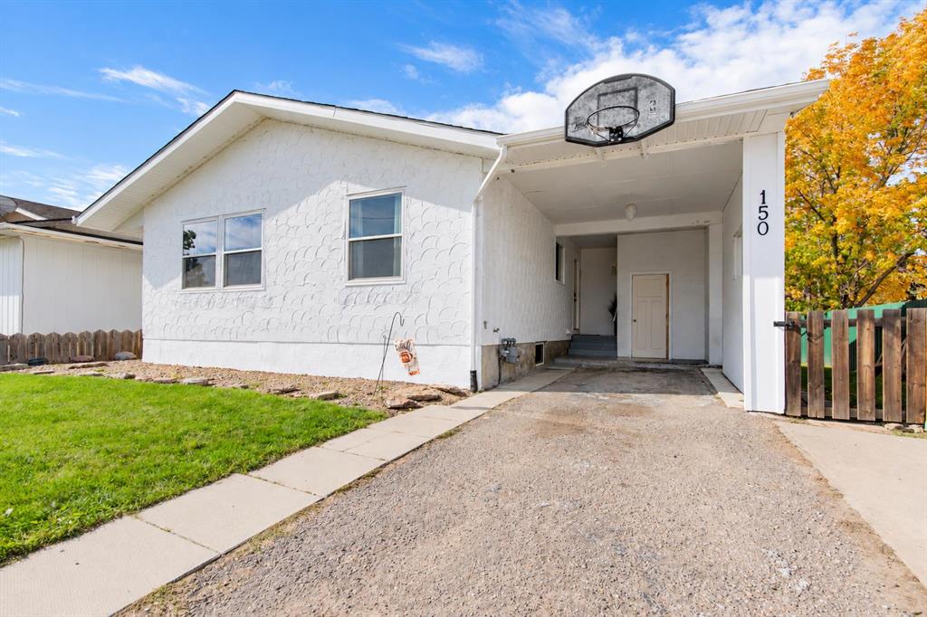 150 N 250 W  , A2346988, Alberta,