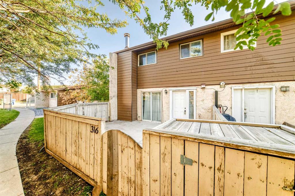 Third View of 316, 5404 10 Avenue SE, Penbrooke Meadows, Calgary, Alberta, T2A 5G4