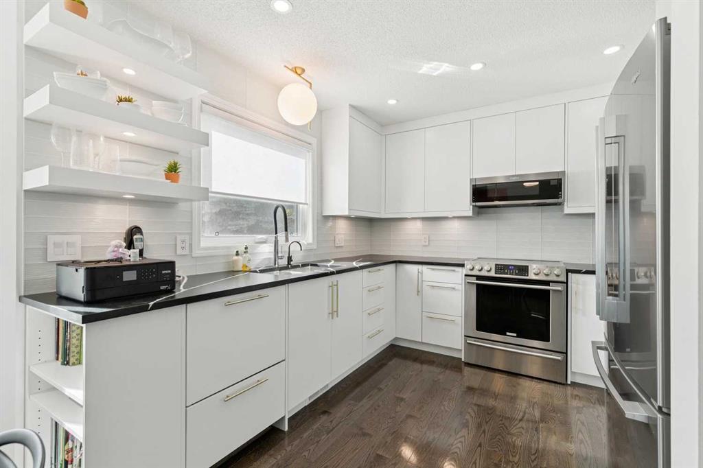 Third View of 39 Shannon Hill SW, Shawnessy, Calgary, Alberta, T2Y 2Y7