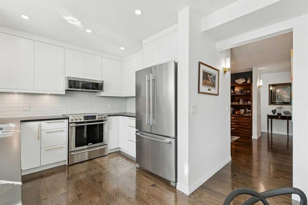 Fourth View of 39 Shannon Hill SW, Shawnessy, Calgary, Alberta, T2Y 2Y7