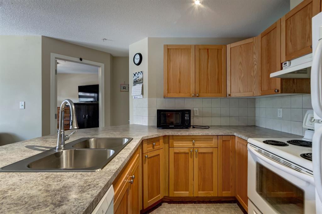 Fourth View of 202, 186 Kananaskis Way , Bow Valley Trail, Canmore, Alberta, T1W0A2