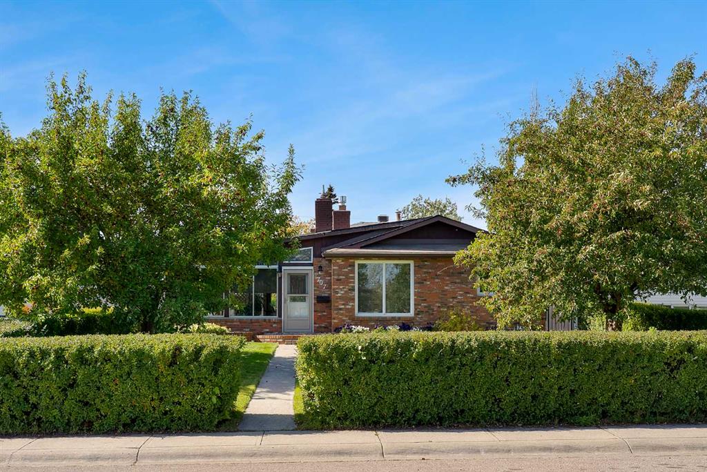 Second View of 707 Fortalice Crescent SE, Forest Heights, Calgary, Alberta, T2A 2C8