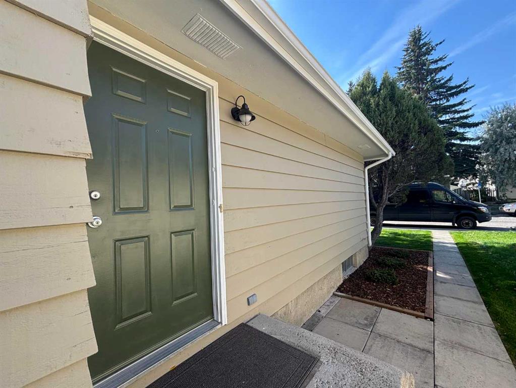 Fifth View of 235 Shawcliffe Circle SW, Shawnessy, Calgary, Alberta, T2Y 1E8