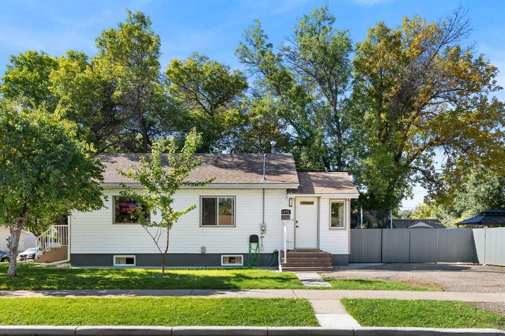 MLS® listing #115953593 for sale located at 1178 Queen Street SE