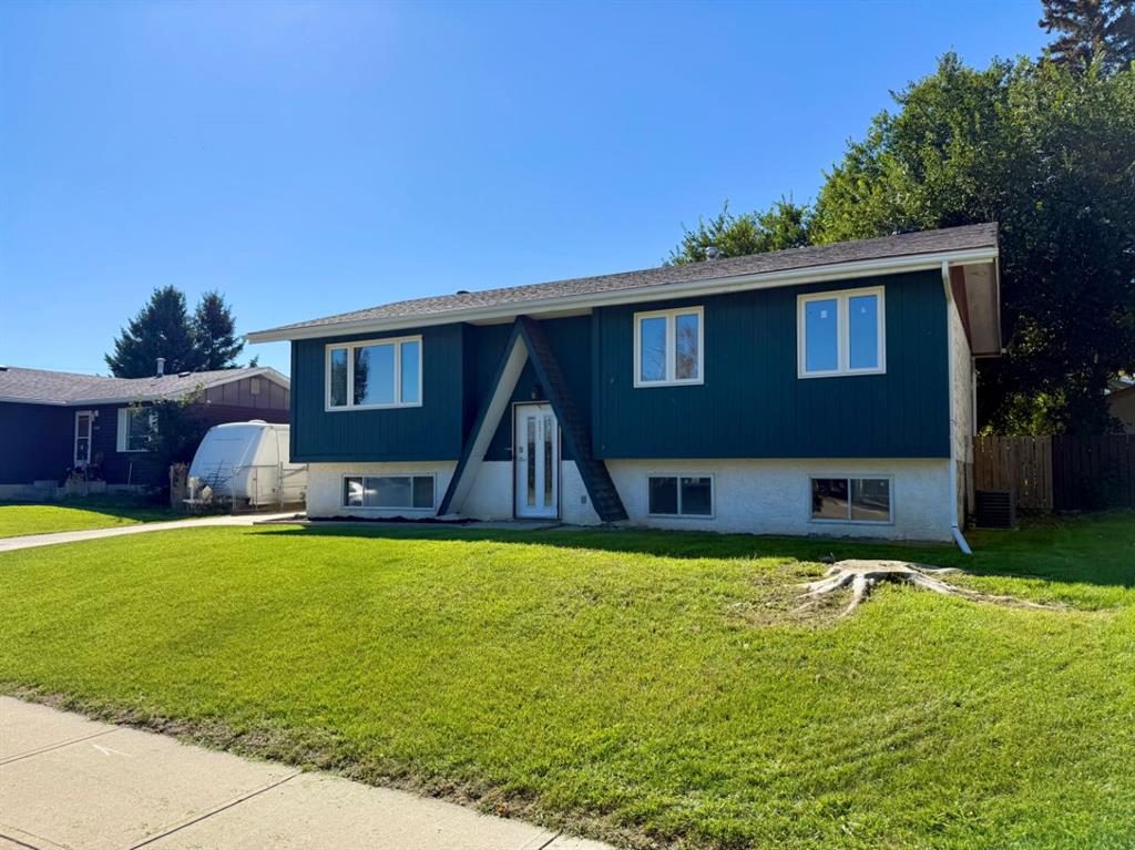 MLS® listing #115953824 for sale located at 921 Ellis Crescent SE