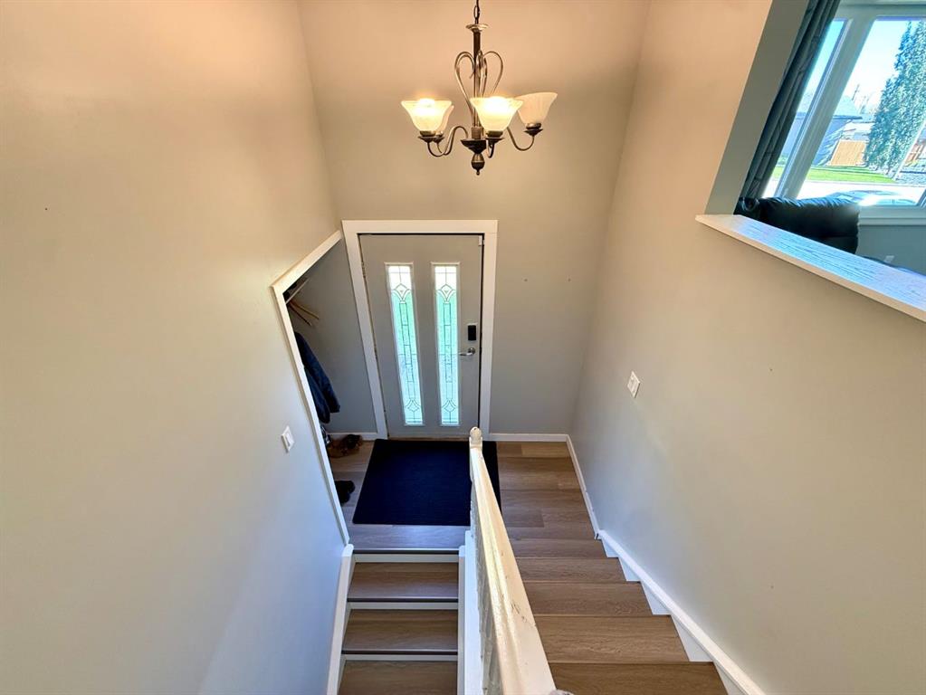 Fifth View of 921 Ellis Crescent SE, Central High River, High River, Alberta, T1V 1J1
