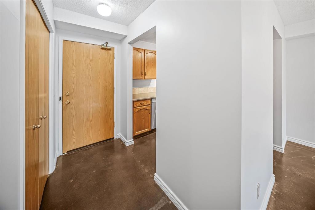 Third View of 201, 2211 29 Street SW, Killarney/Glengarry, Calgary, Alberta, T3E2K1