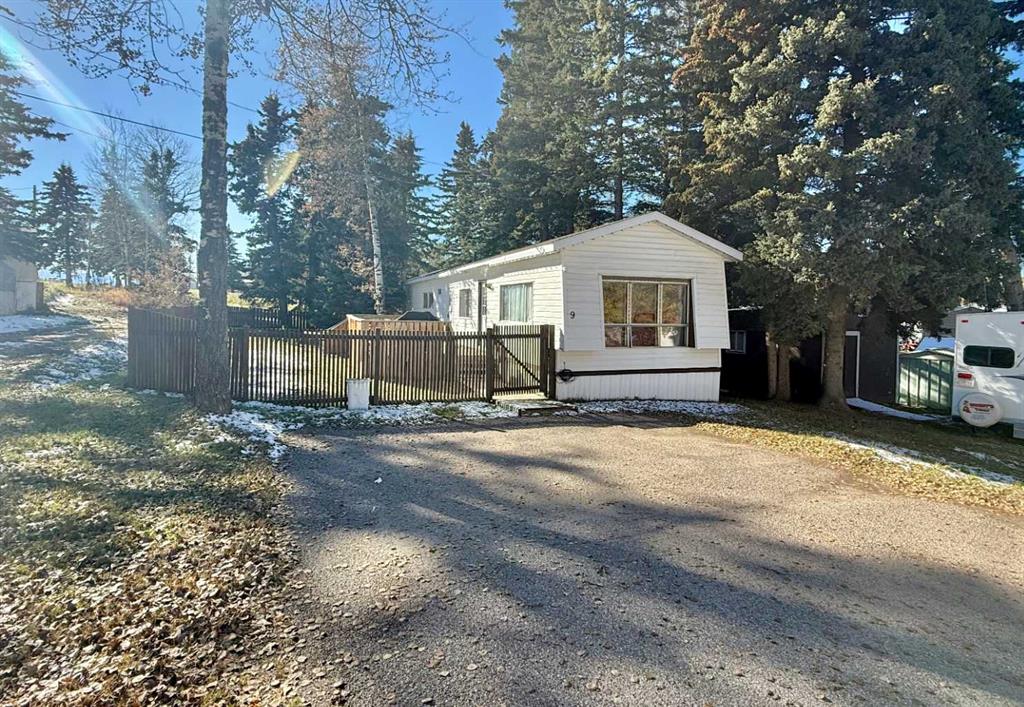 9-726 Carmichael Lane , A2347194, Alberta,