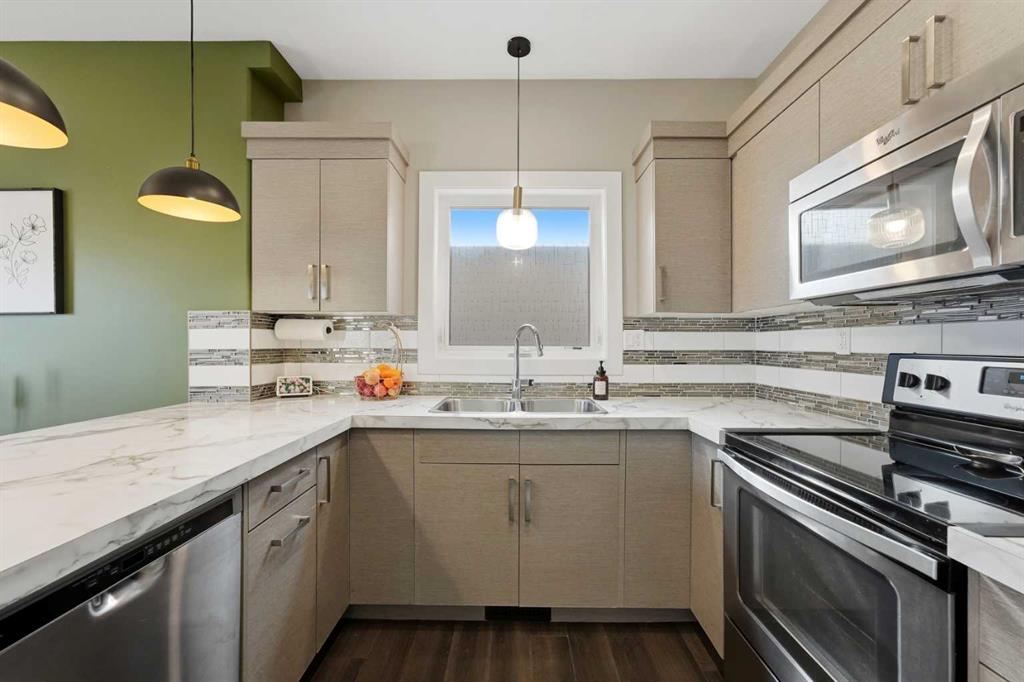 Fifth View of 59 Village Crescent , Vanier East, Red Deer, Alberta, T4R 0P3