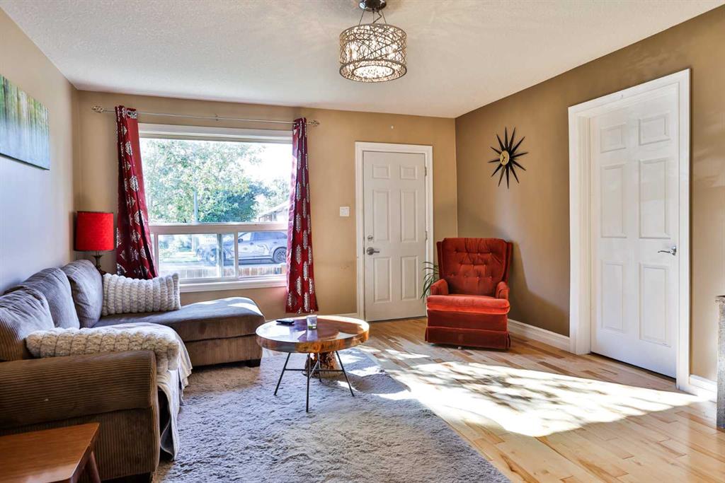 Fourth View of 731 14 Street N, Westminster, Lethbridge, Alberta, T1H 2W2