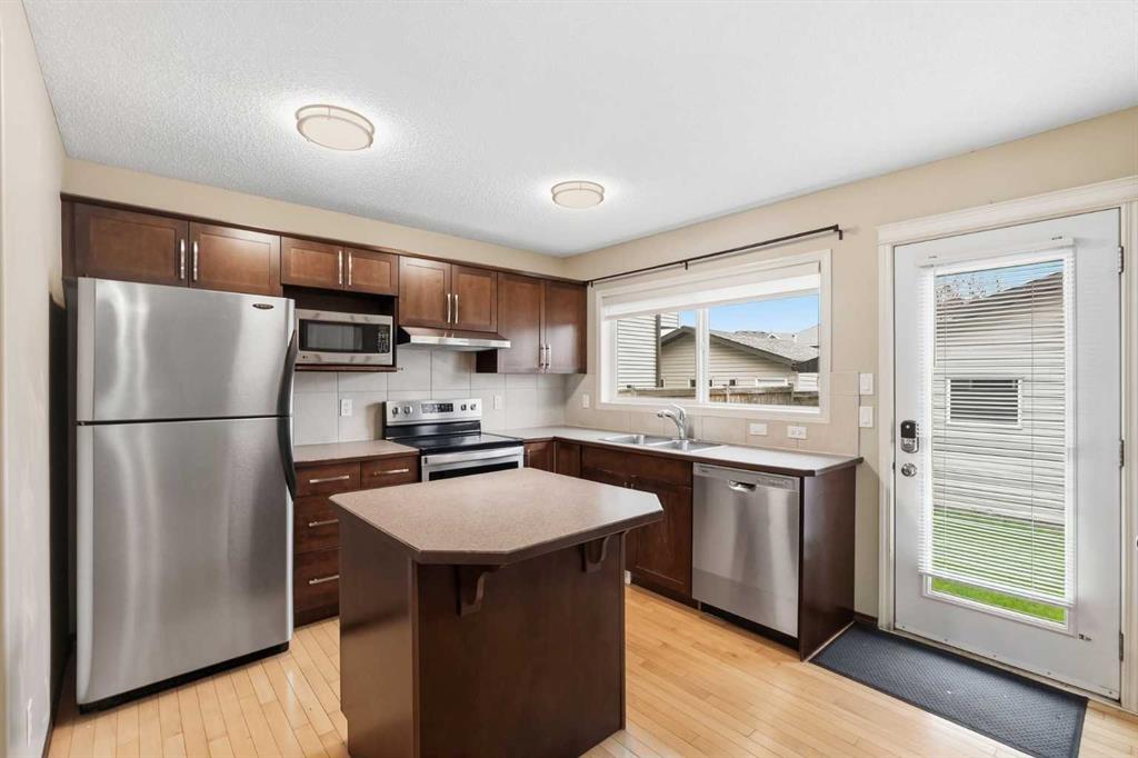 MLS® listing #115970511 for sale located at 258 Cranberry Place SE