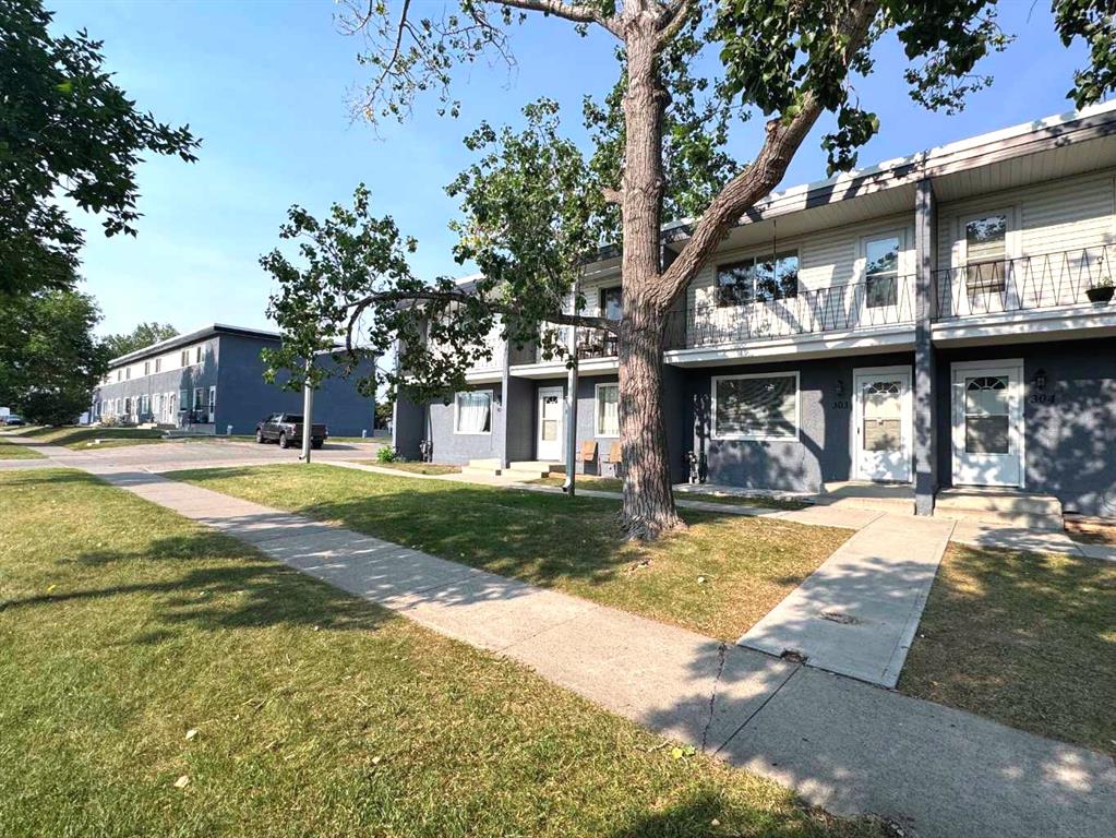 Second View of 303, 2211 19 Street NE, Vista Heights, Calgary, Alberta, T2E 4Y5