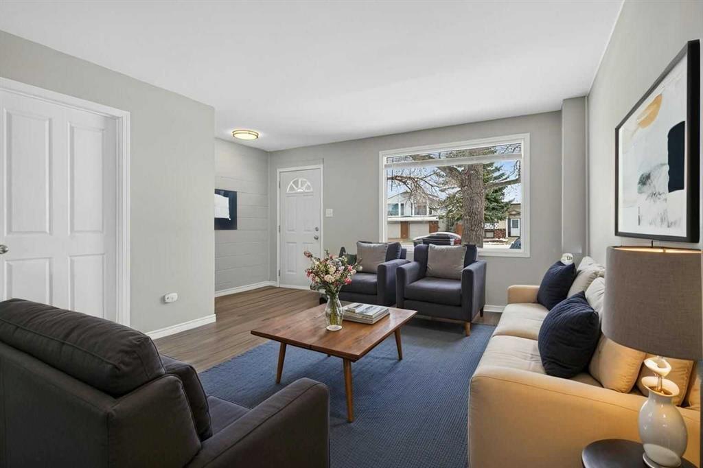 Fifth View of 303, 2211 19 Street NE, Vista Heights, Calgary, Alberta, T2E 4Y5