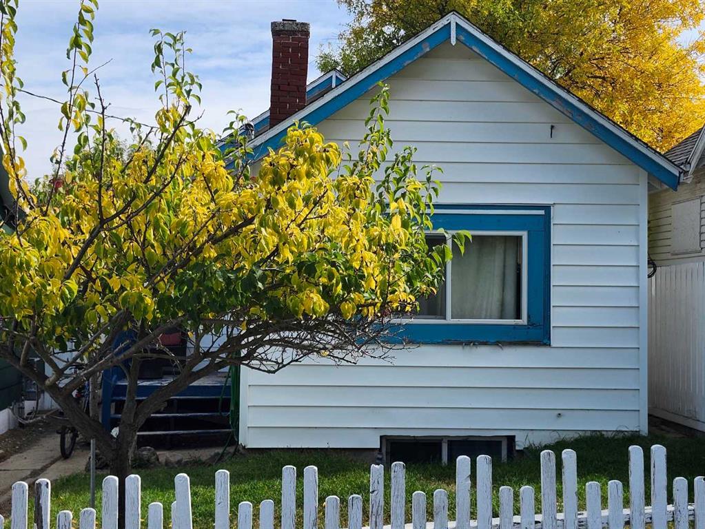 Second View of 590 2 Street SW, Bankview, Drumheller, Alberta, T0J0Y6