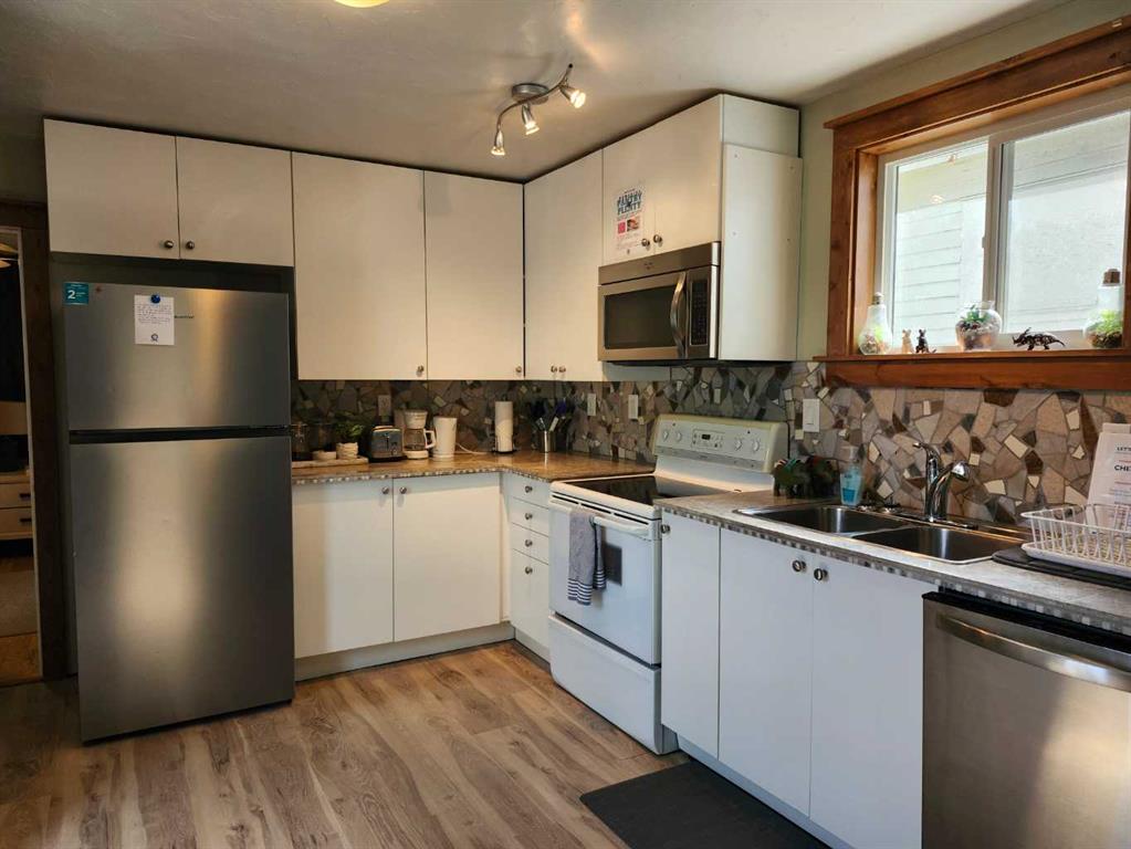 Fifth View of 590 2 Street SW, Bankview, Drumheller, Alberta, T0J0Y6